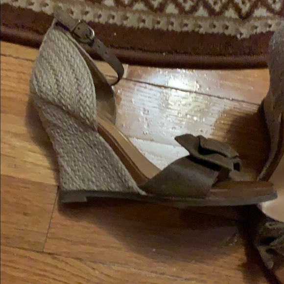 Sandals - Picture 2 of 4